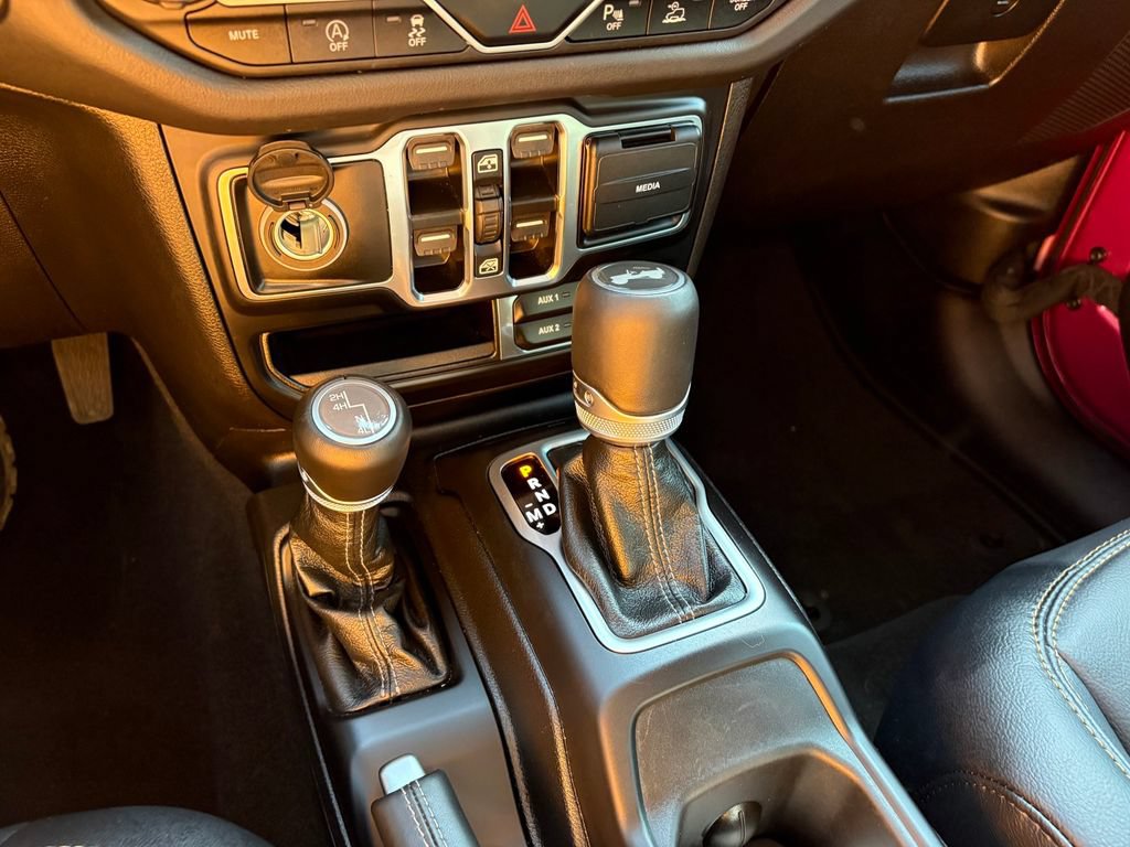 Used 2024 Jeep Wrangler Unlimited Sahara w/ Safety Group AWD/4WD image 15