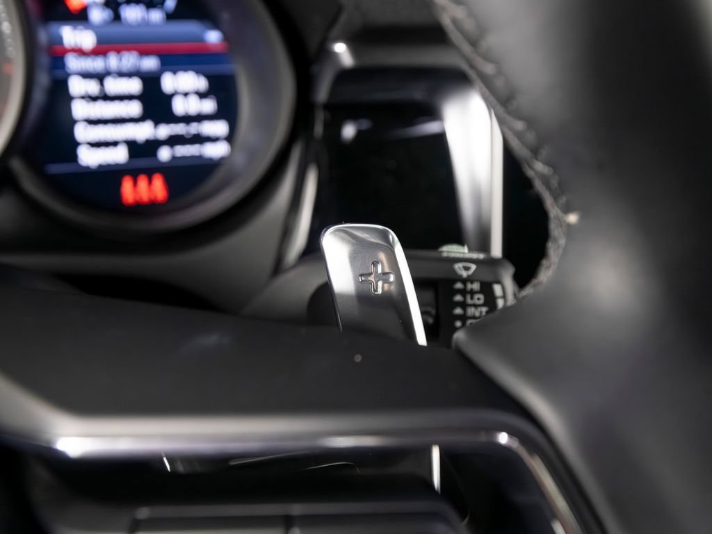 Certified 2026 Porsche Macan AWD/4WD image 24