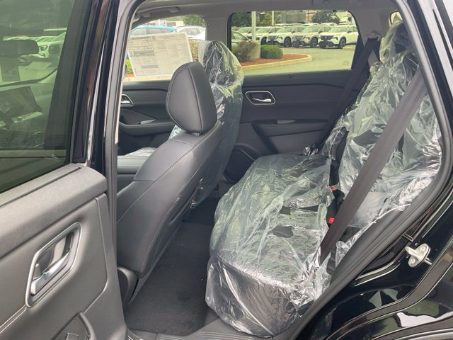 New 2026 Nissan Rogue Platinum w/ Platinum Premium Package AWD/4WD image 14