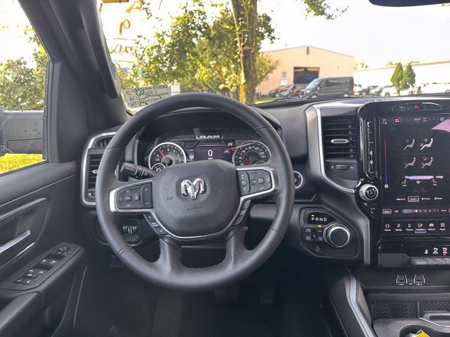 Used 2025 RAM 1500 Big Horn AWD/4WD image 22