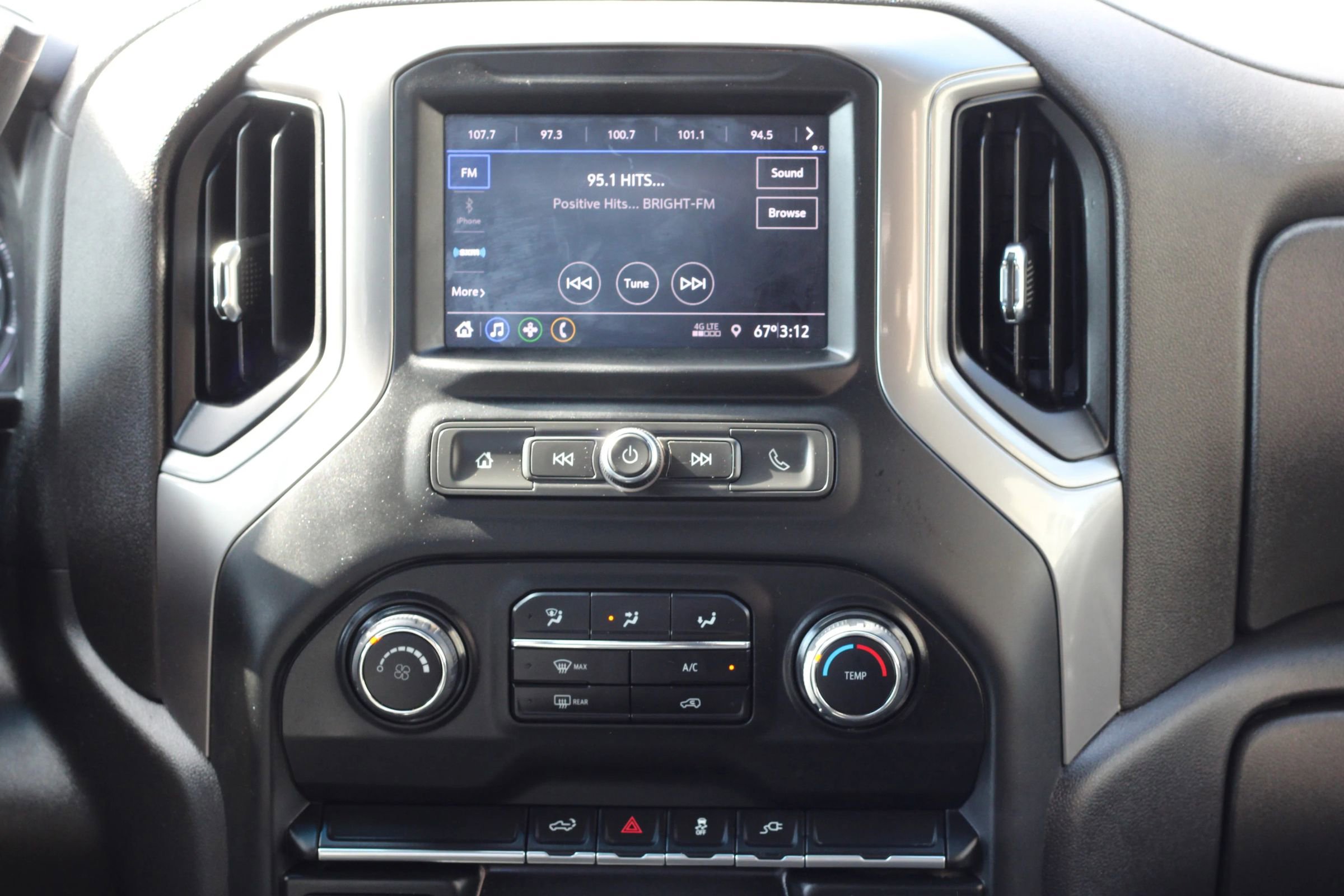 Used 2023 Chevrolet Silverado 2500 Custom w/ Custom Convenience Package image 17