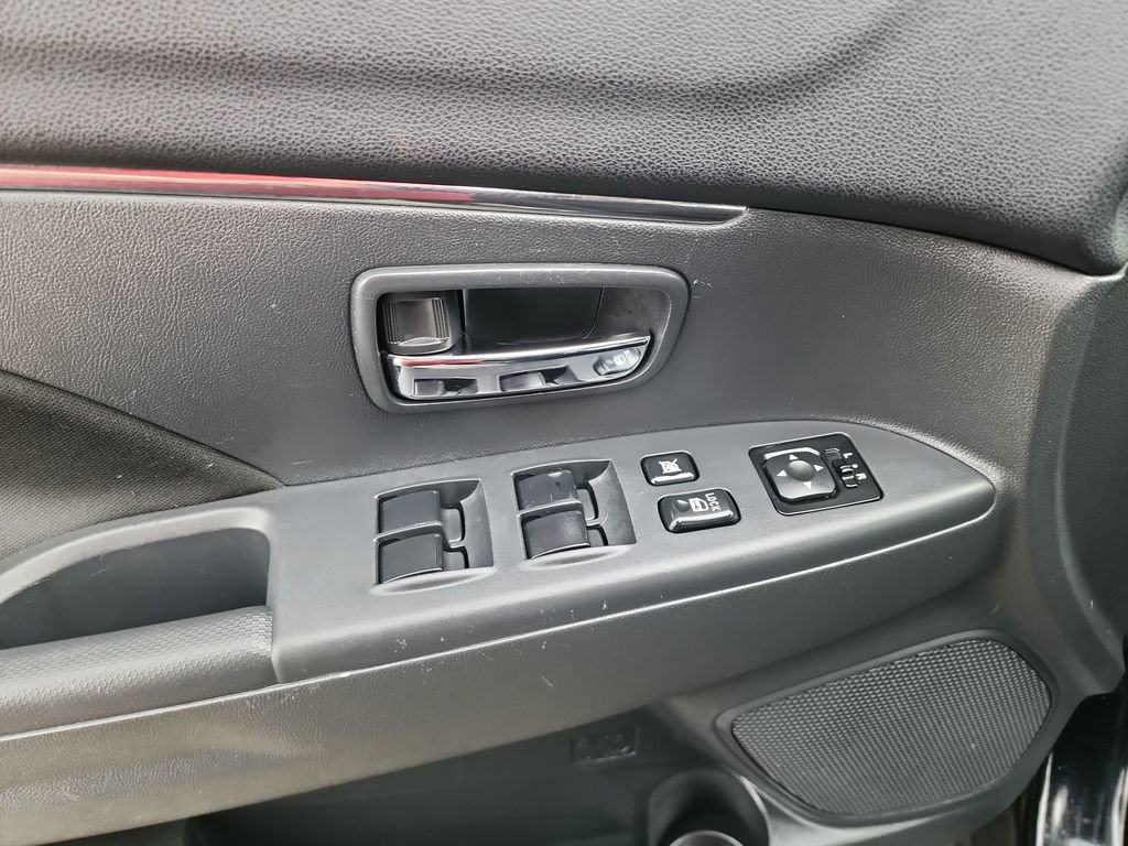 Used 2025 Mitsubishi Outlander Sport ES AWD/4WD image 12