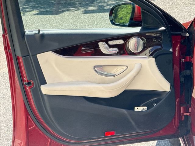 Used 2022 Mercedes-Benz E 450 4MATIC Sedan image 11