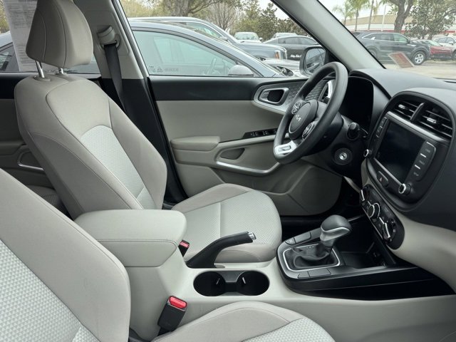 Certified 2025 Kia Soul LX image 5