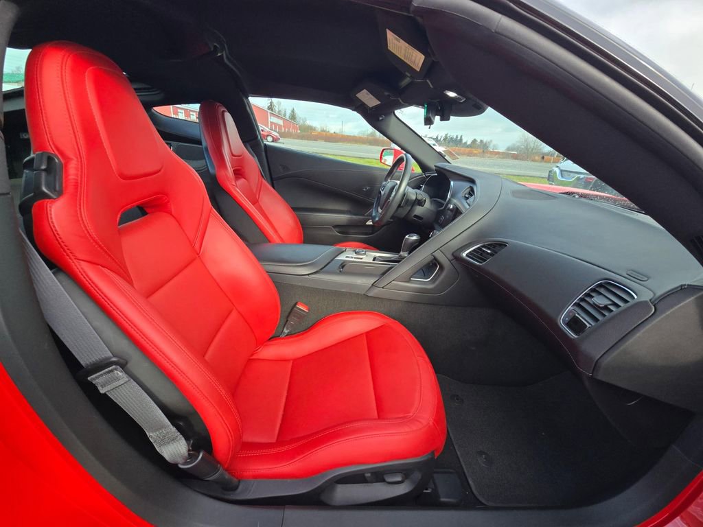 Used 2015 Chevrolet Corvette Stingray Coupe image 12