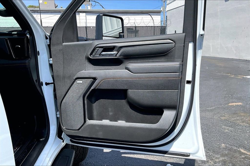 Used 2025 GMC Sierra 2500 AT4 w/ AT4 Premium Plus Package image 29