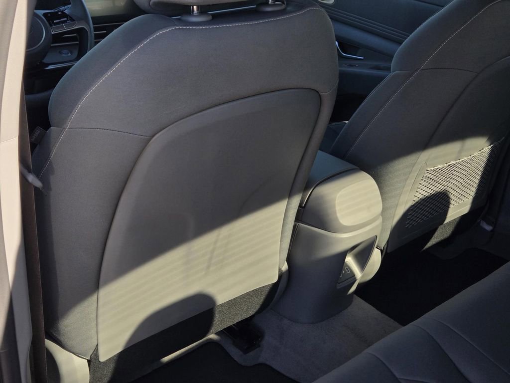 Used 2026 Hyundai Elantra Sport image 18