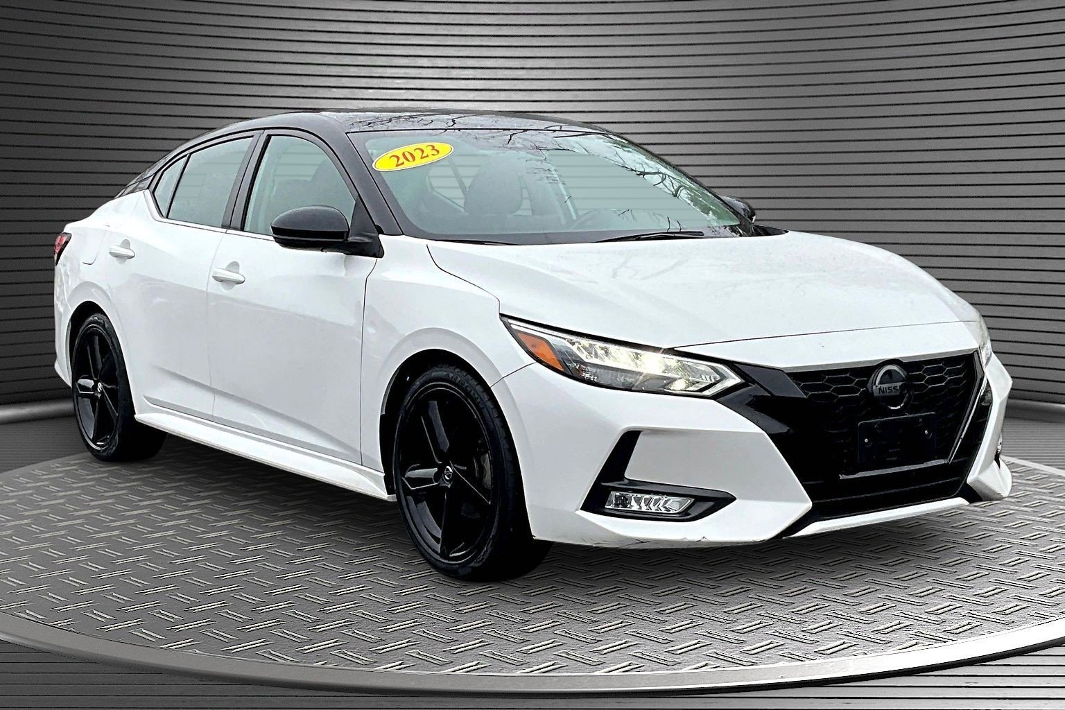 Used 2023 Nissan Sentra SR w/ Midnight Edition Package FWD image 1
