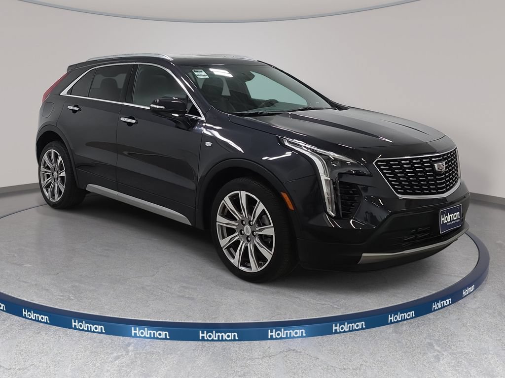 Used 2023 Cadillac XT4 Premium Luxury w/ Cold Weather Package AWD/4WD image 4