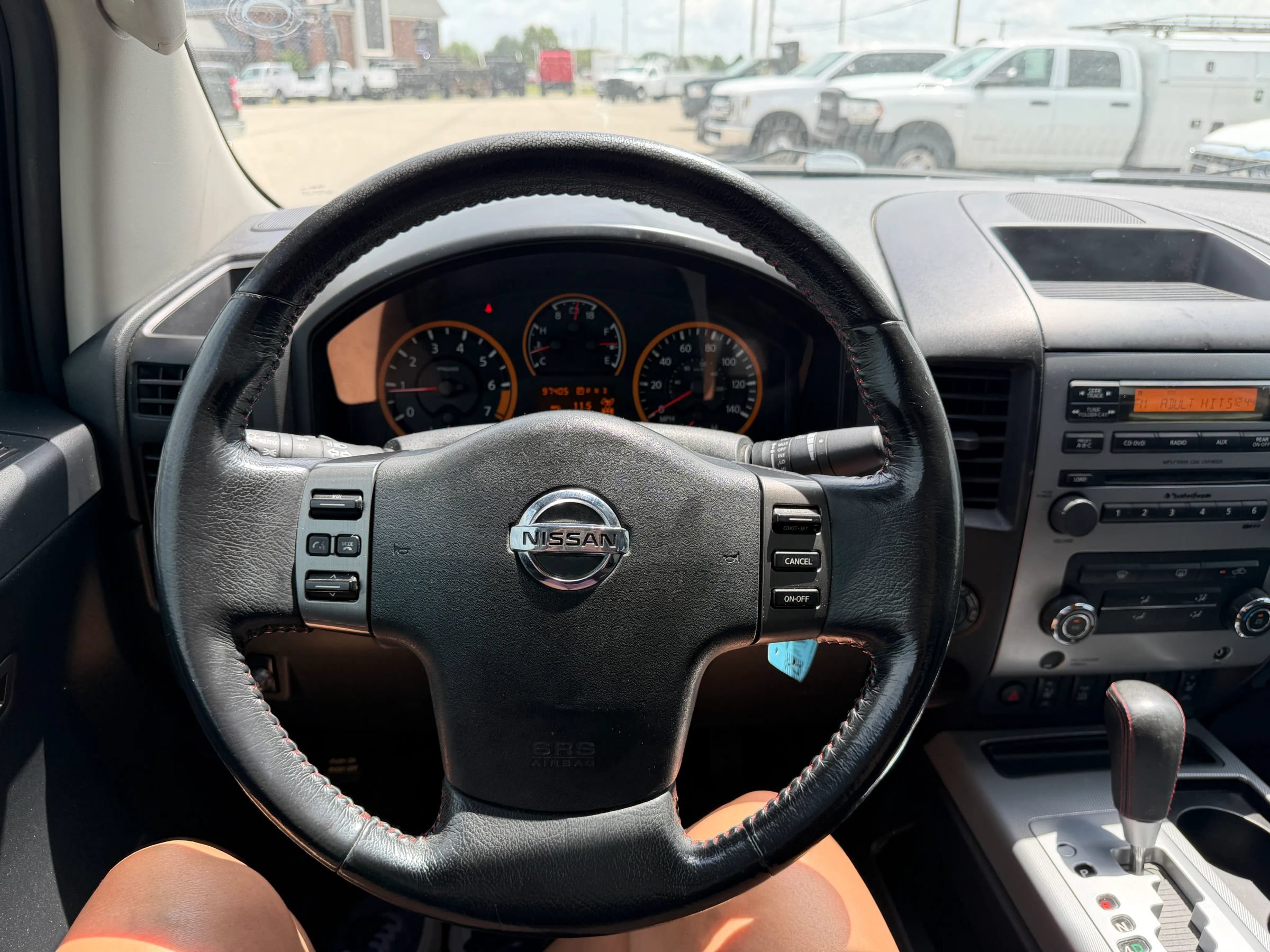 Used 2011 Nissan Titan 4x4 Crew Cab image 14