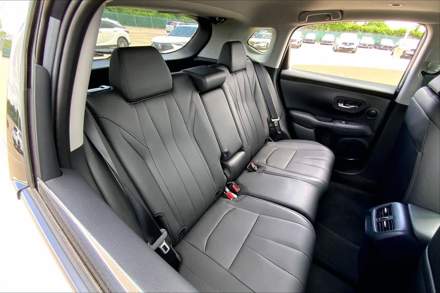 Used 2025 Acura ADX AWD image 19