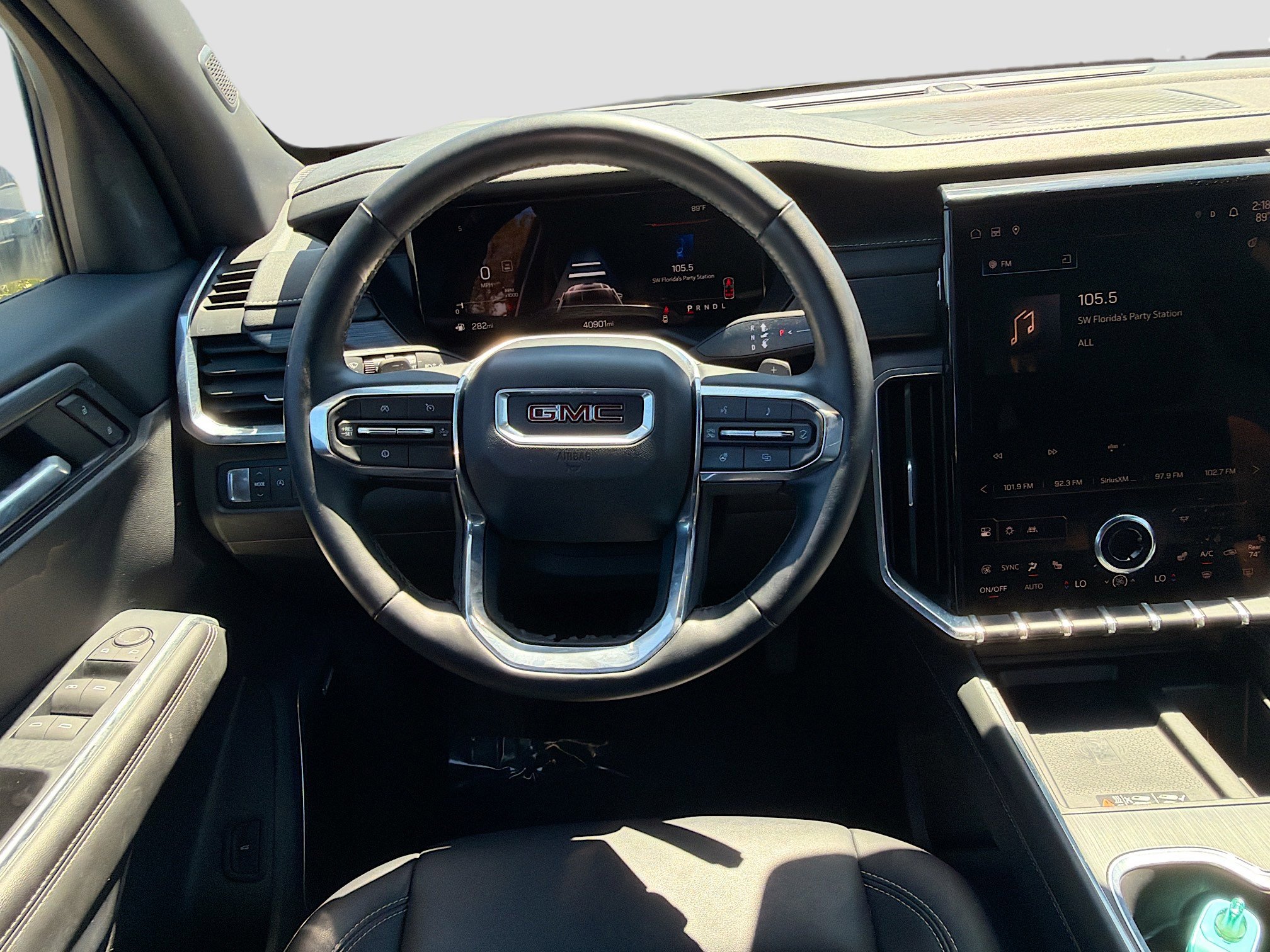 Used 2024 GMC Acadia Elevation image 16