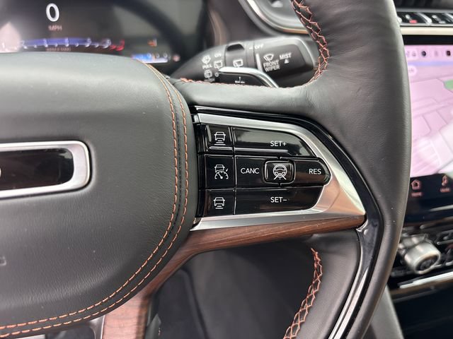 Used 2025 Jeep Grand Cherokee L Summit AWD/4WD image 23