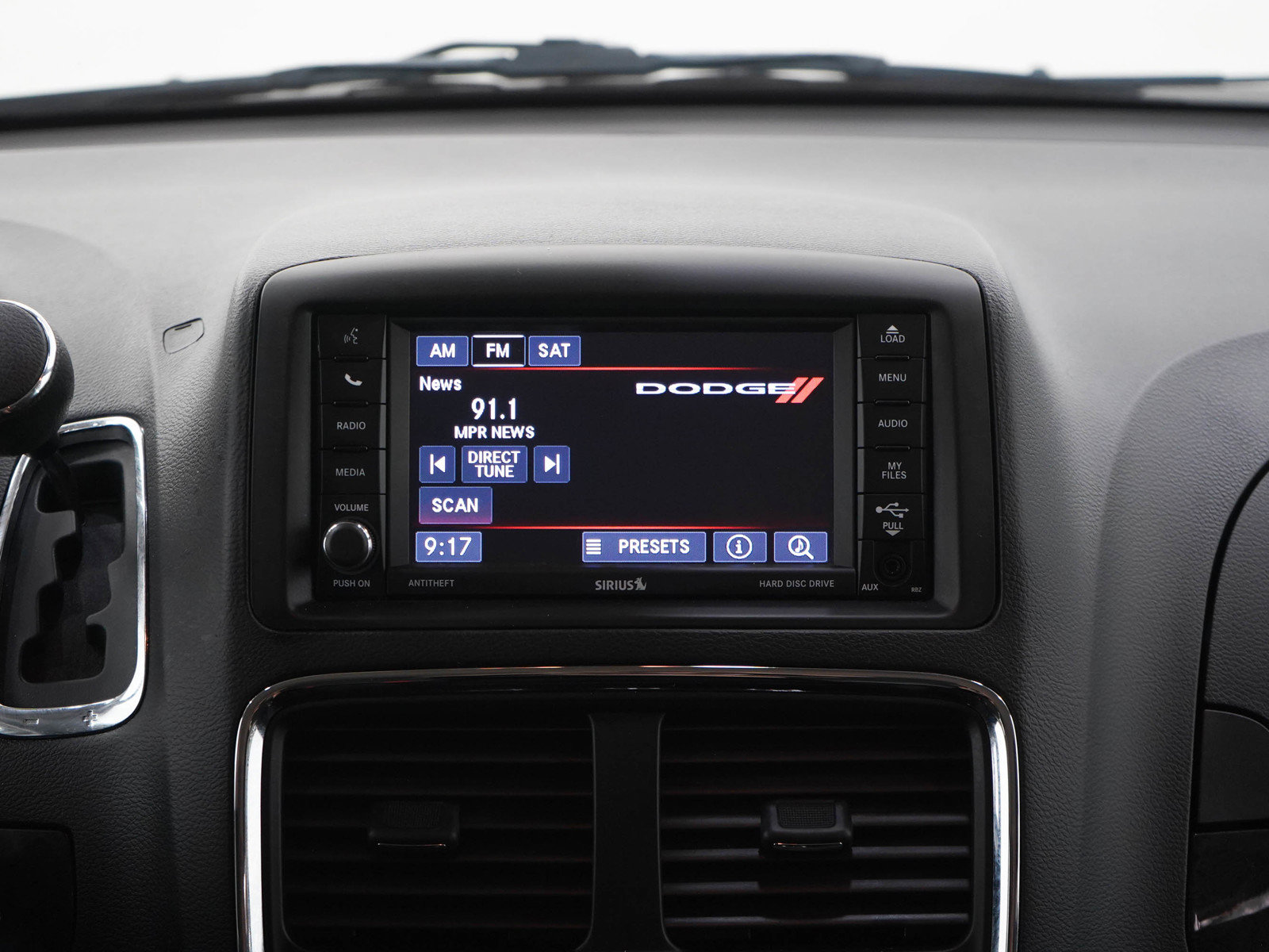 Used 2020 Dodge Grand Caravan SE w/ UConnect Hands-Free Group FWD image 16