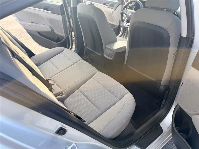 Used 2019 Hyundai Elantra SE image 15