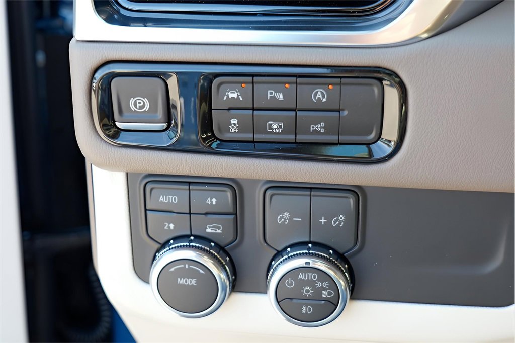 New 2026 GMC Yukon Denali w/ Sun & Power Step Package image 18