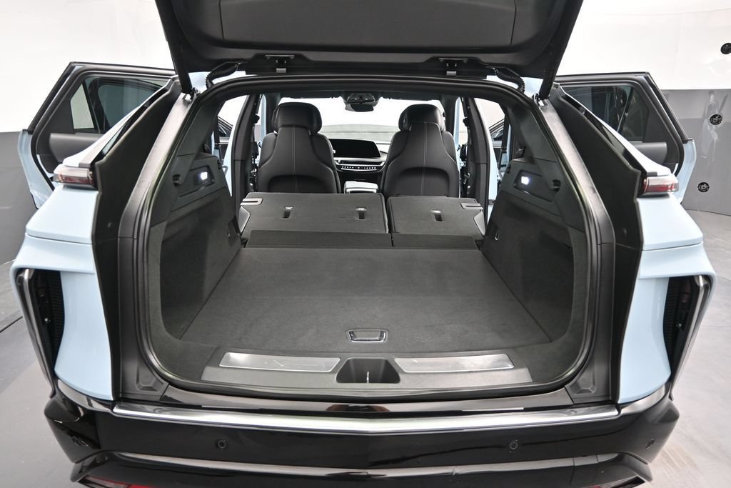Certified 2024 Cadillac Lyriq Luxury AWD/4WD image 19