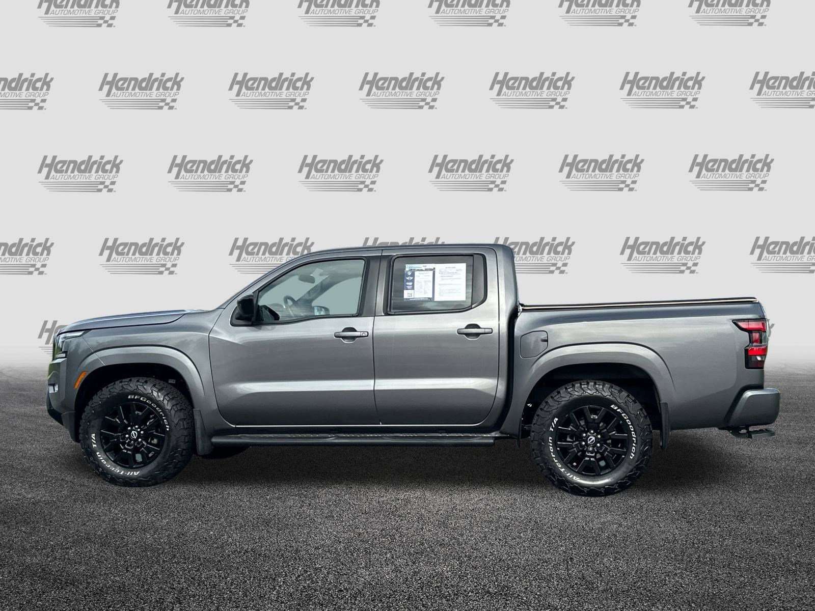 Used 2023 Nissan Frontier SV w/ Midnight Edition Package image 8