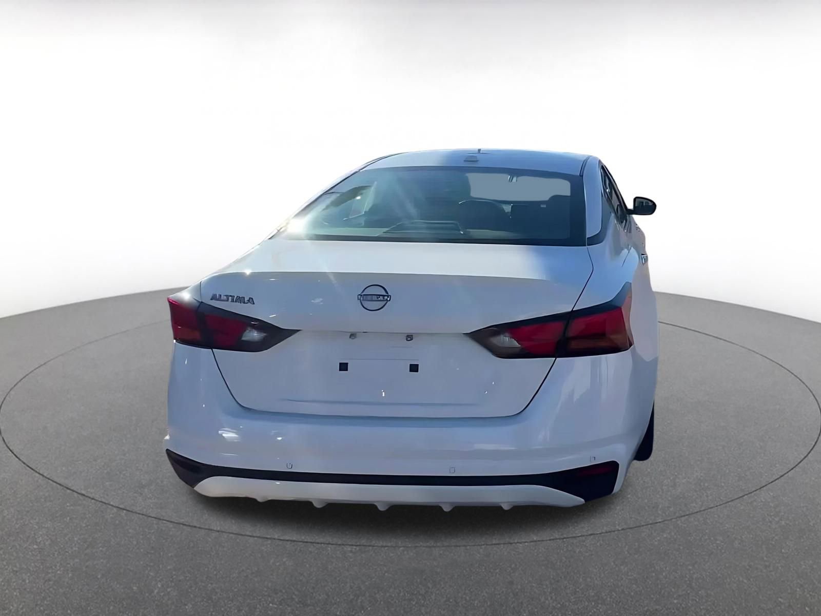 Used 2025 Nissan Altima 2.5 SV image 15