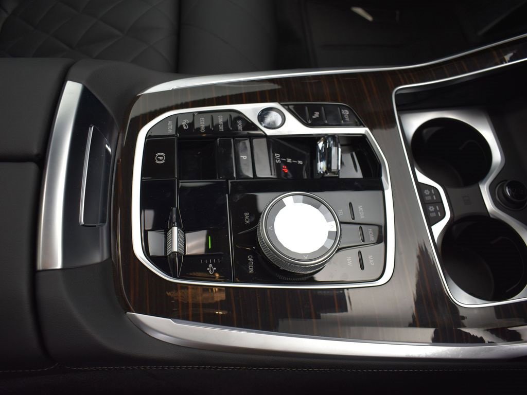 New 2026 BMW X7 xDrive40i w/ Executive Package image 30