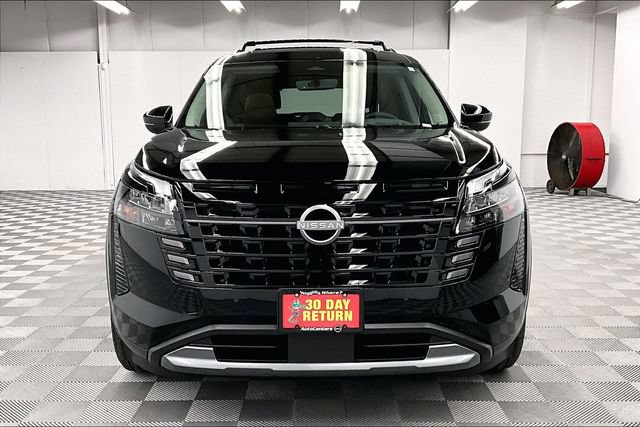 New 2026 Nissan Pathfinder Platinum w/ Lighting Package AWD/4WD image 17