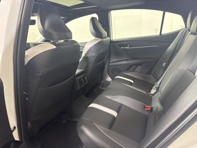 Used 2025 Toyota Camry SE image 12