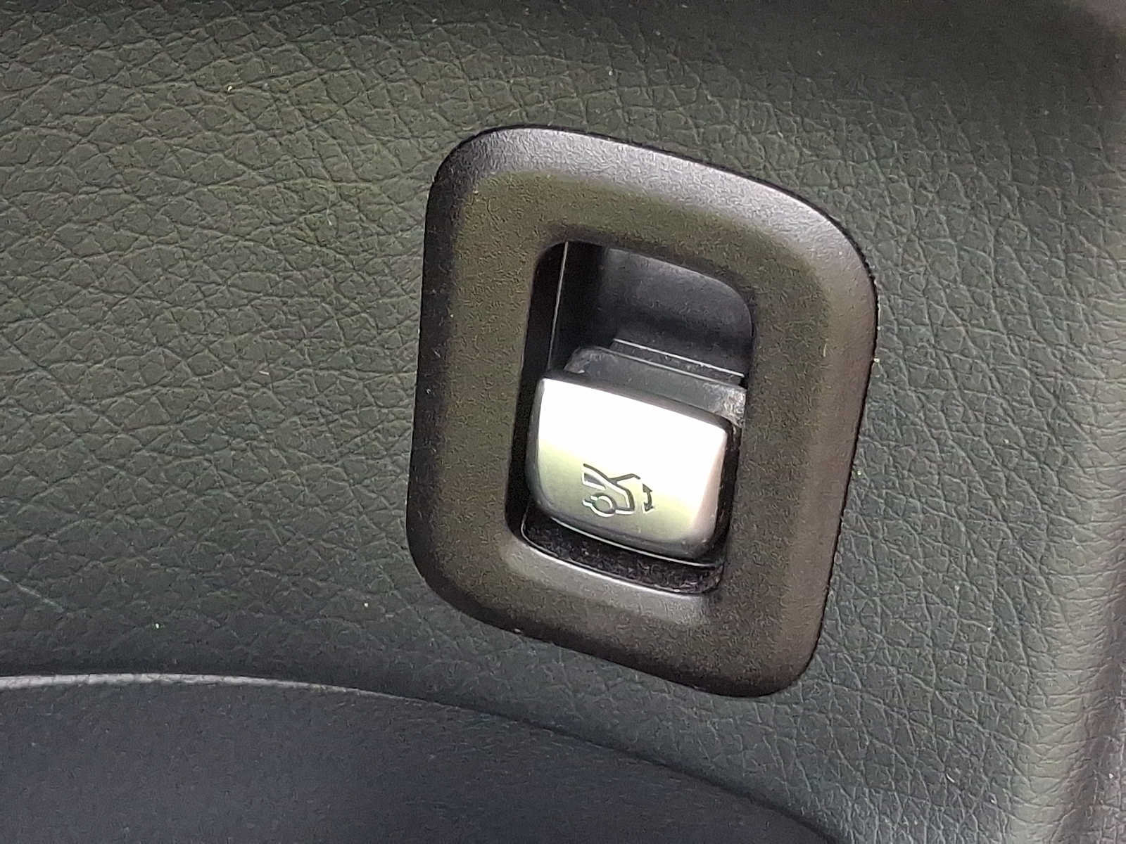 Used 2022 Mercedes-Benz GLC 300 4MATIC image 24