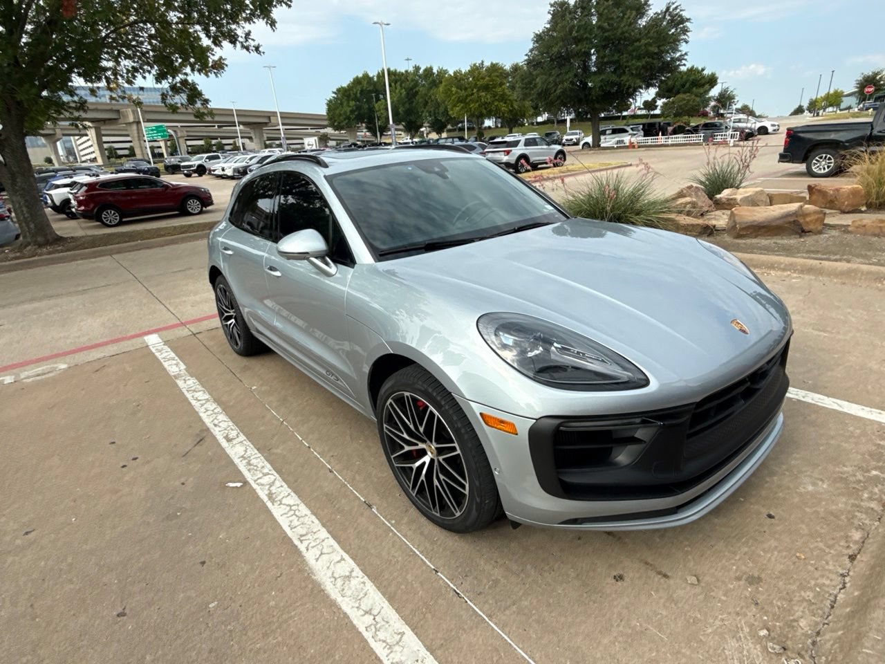 Used 2023 Porsche Macan GTS AWD/4WD image 2