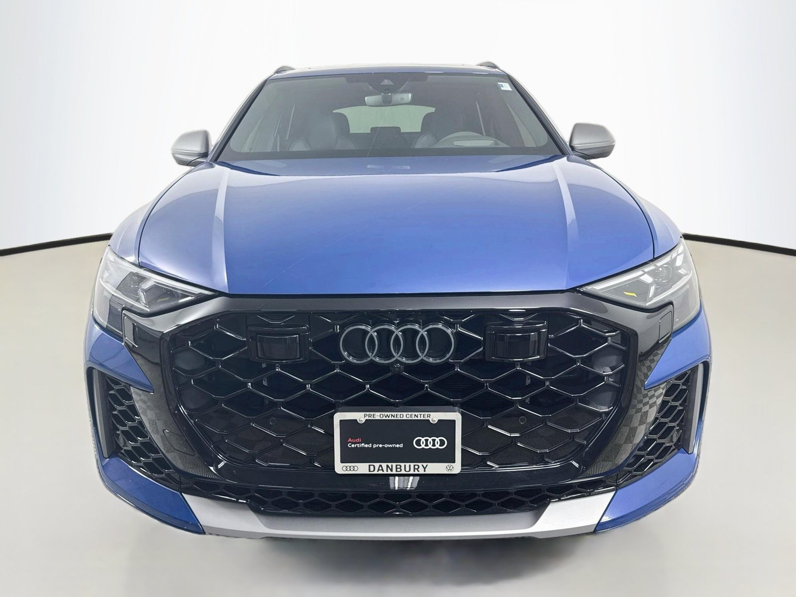 Certified 2025 Audi RS Q8 performance AWD/4WD image 6