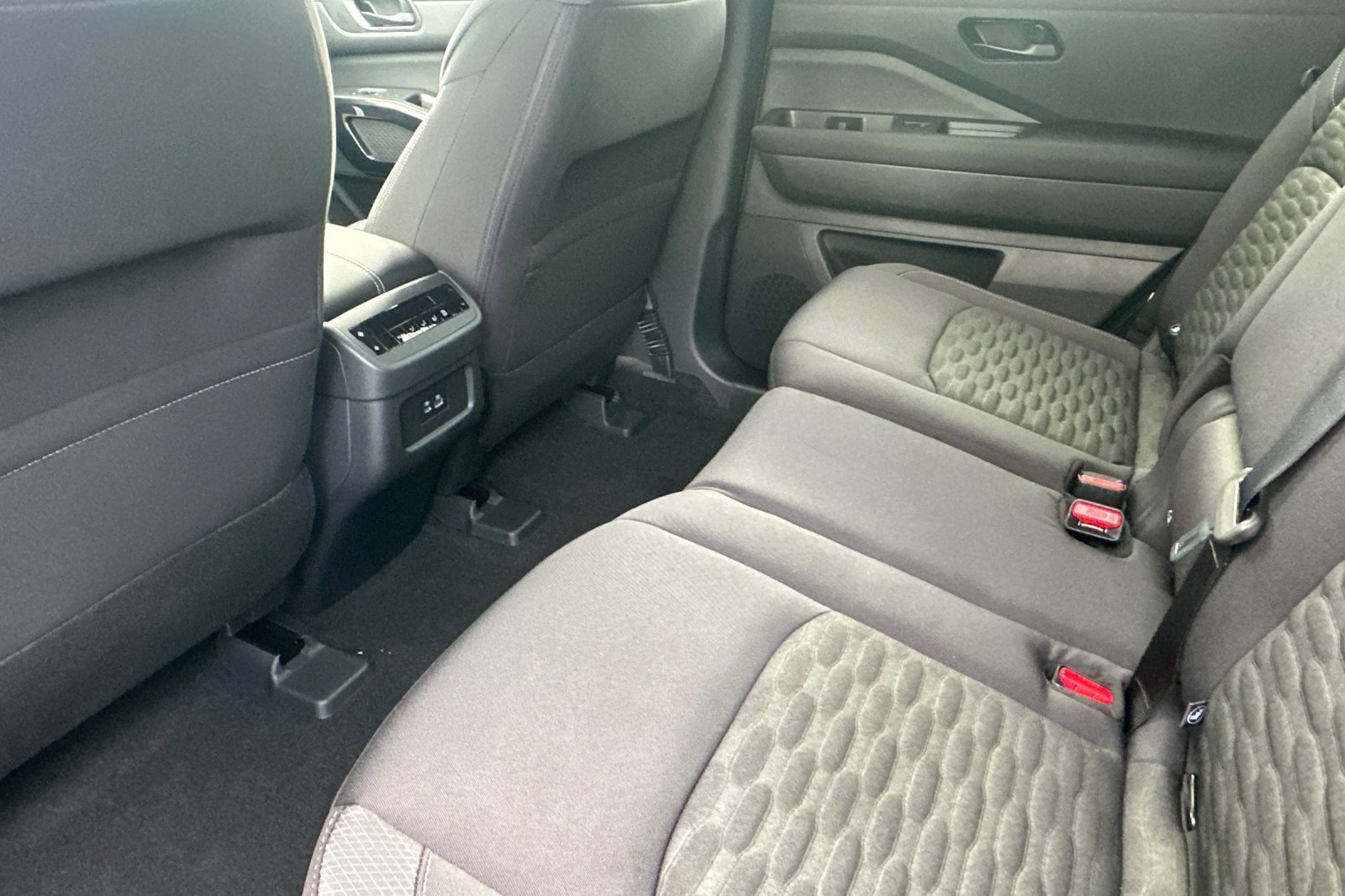 New 2025 Nissan Pathfinder SV w/ Black Appearance Package image 9