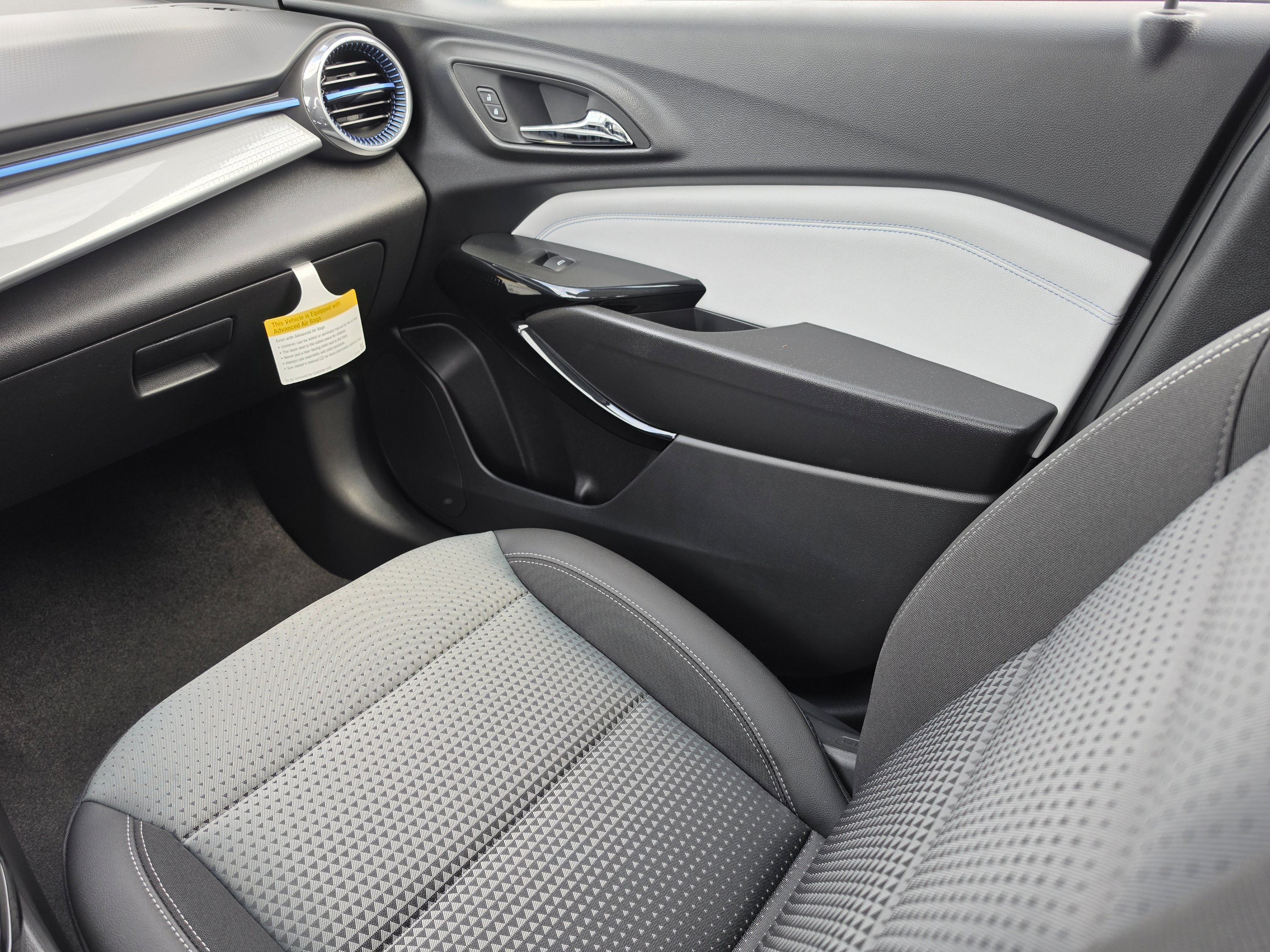 New 2026 Chevrolet Trax LT w/ Sunroof Package FWD image 21