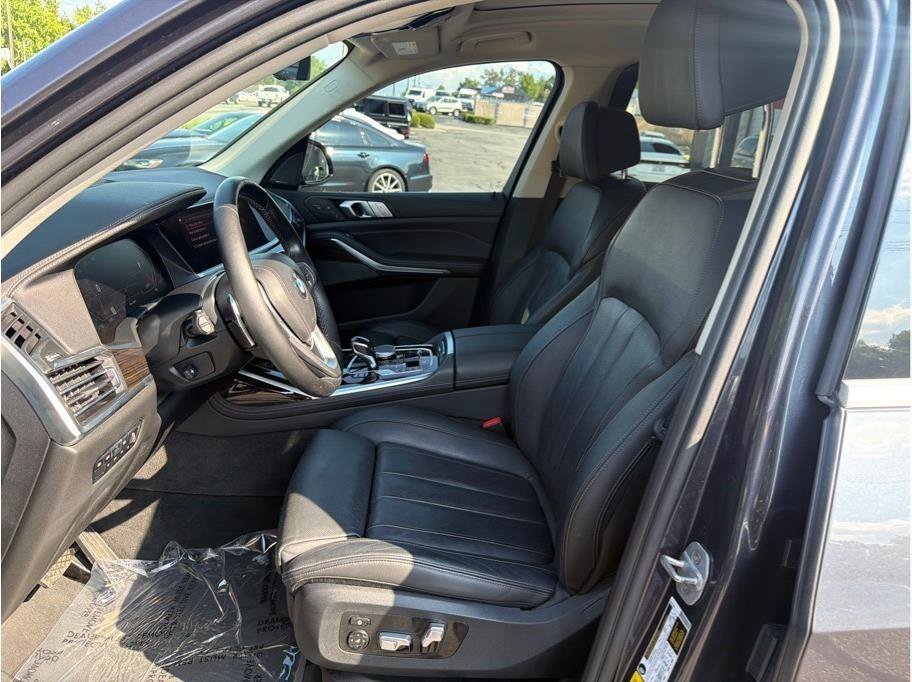 Used 2019 BMW X7 xDrive40i w/ Premium Package AWD/4WD image 12