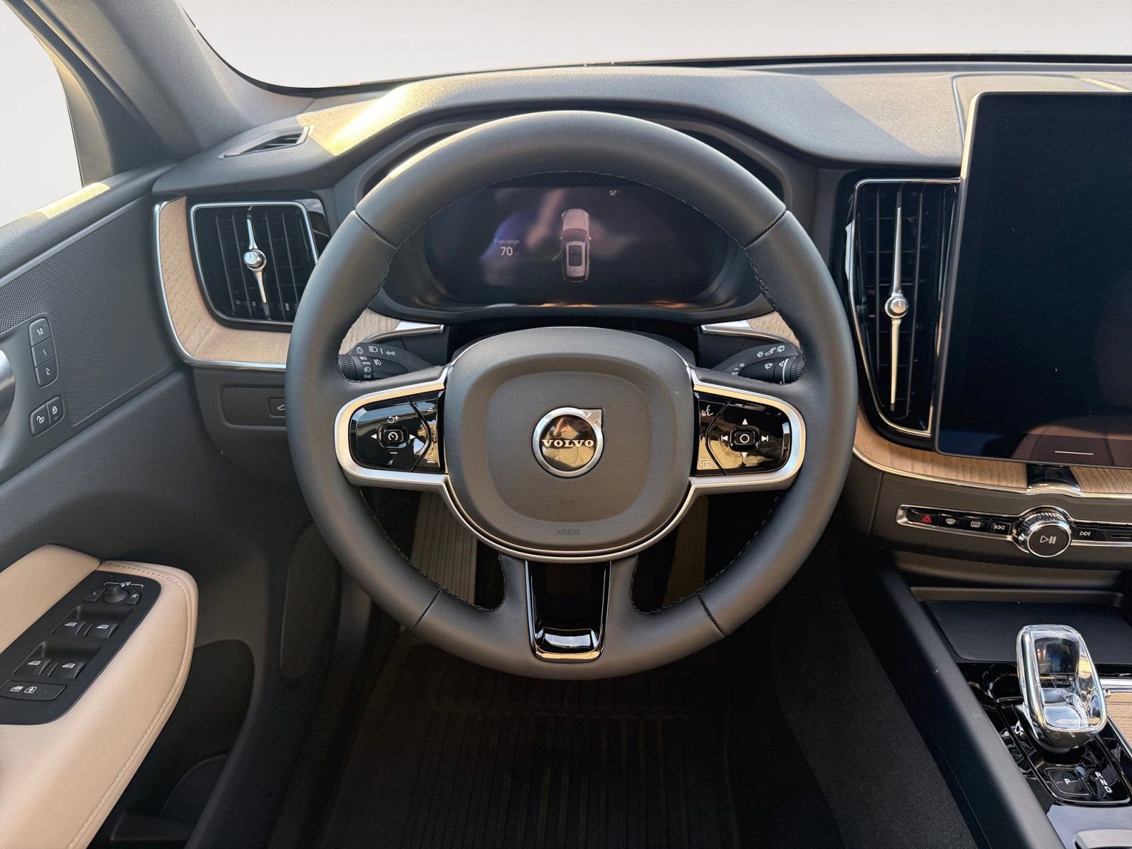 New 2026 Volvo XC60 B5 Plus w/ Protection Package Premier image 12