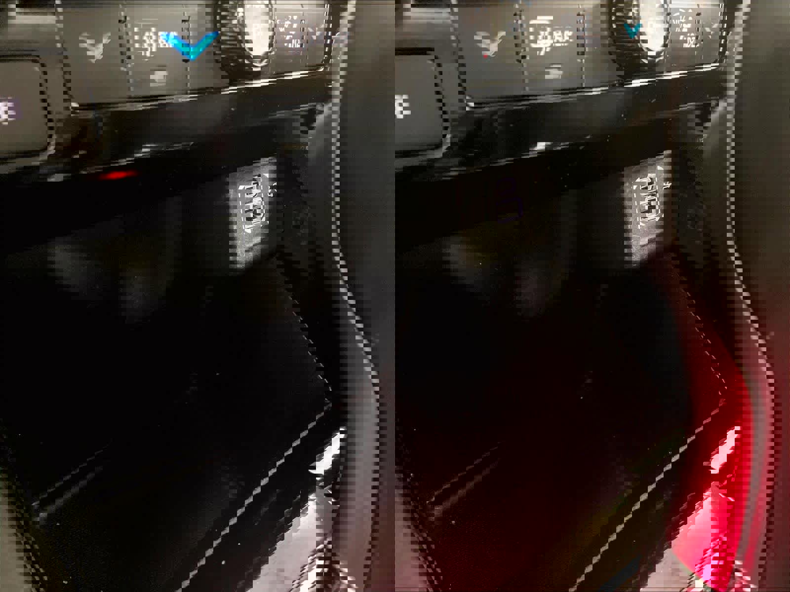 Used 2023 Jeep Compass Limited image 26