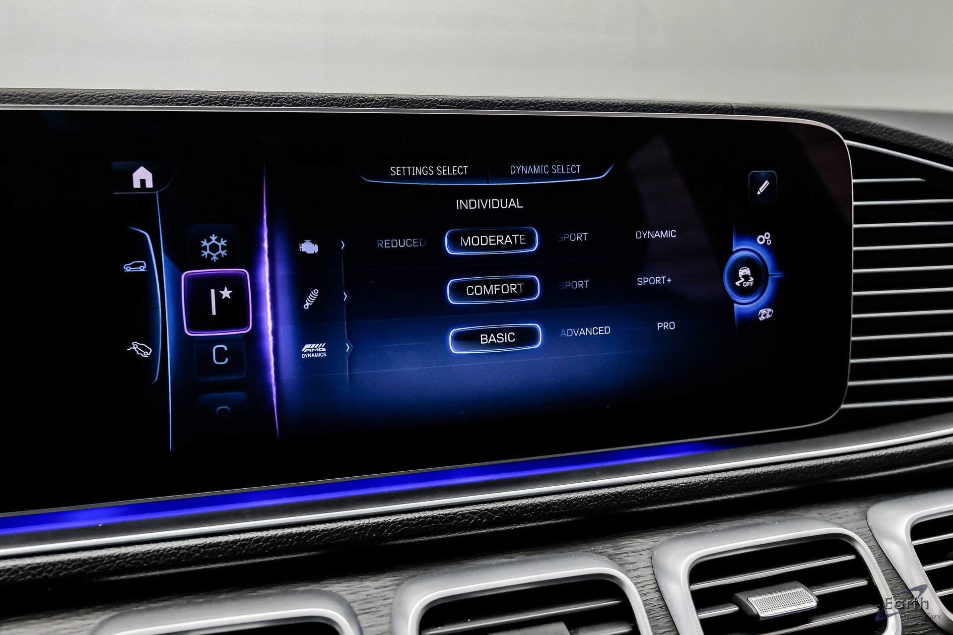 Used 2024 Mercedes-Benz GLE 53 AMG 4MATIC Coupe image 79