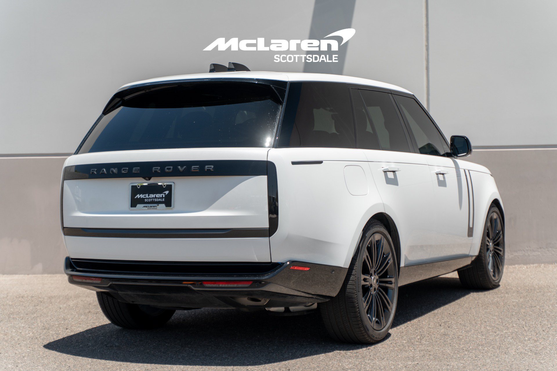 Used 2025 Land Rover Range Rover SE AWD/4WD image 7