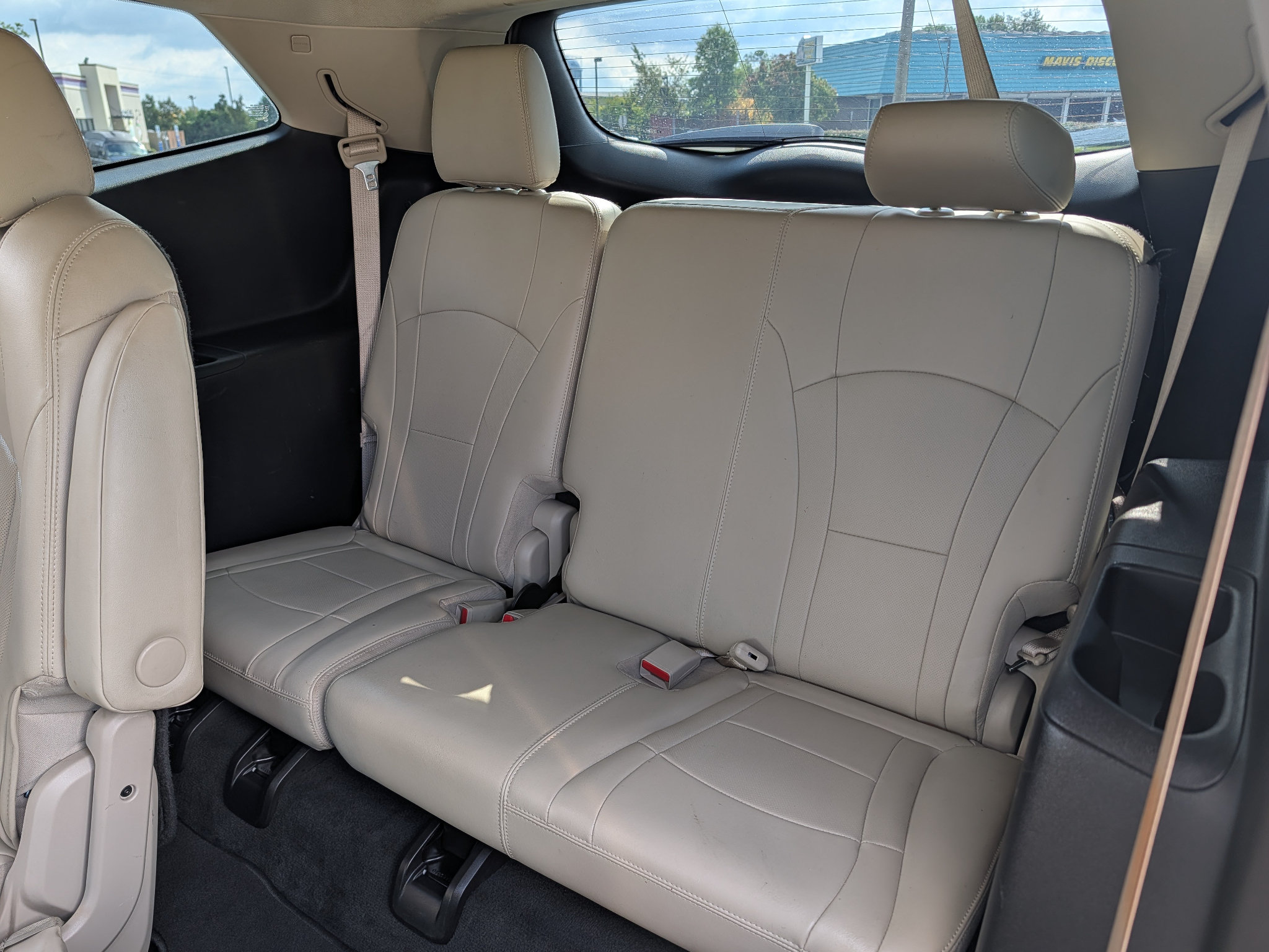 Used 2019 Buick Enclave Essence FWD image 18