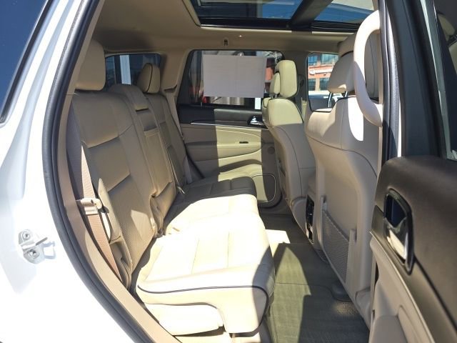Used 2020 Jeep Grand Cherokee Overland image 40