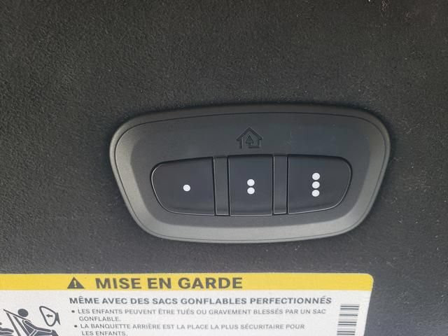 Used 2022 Chrysler Pacifica Pinnacle FWD image 23