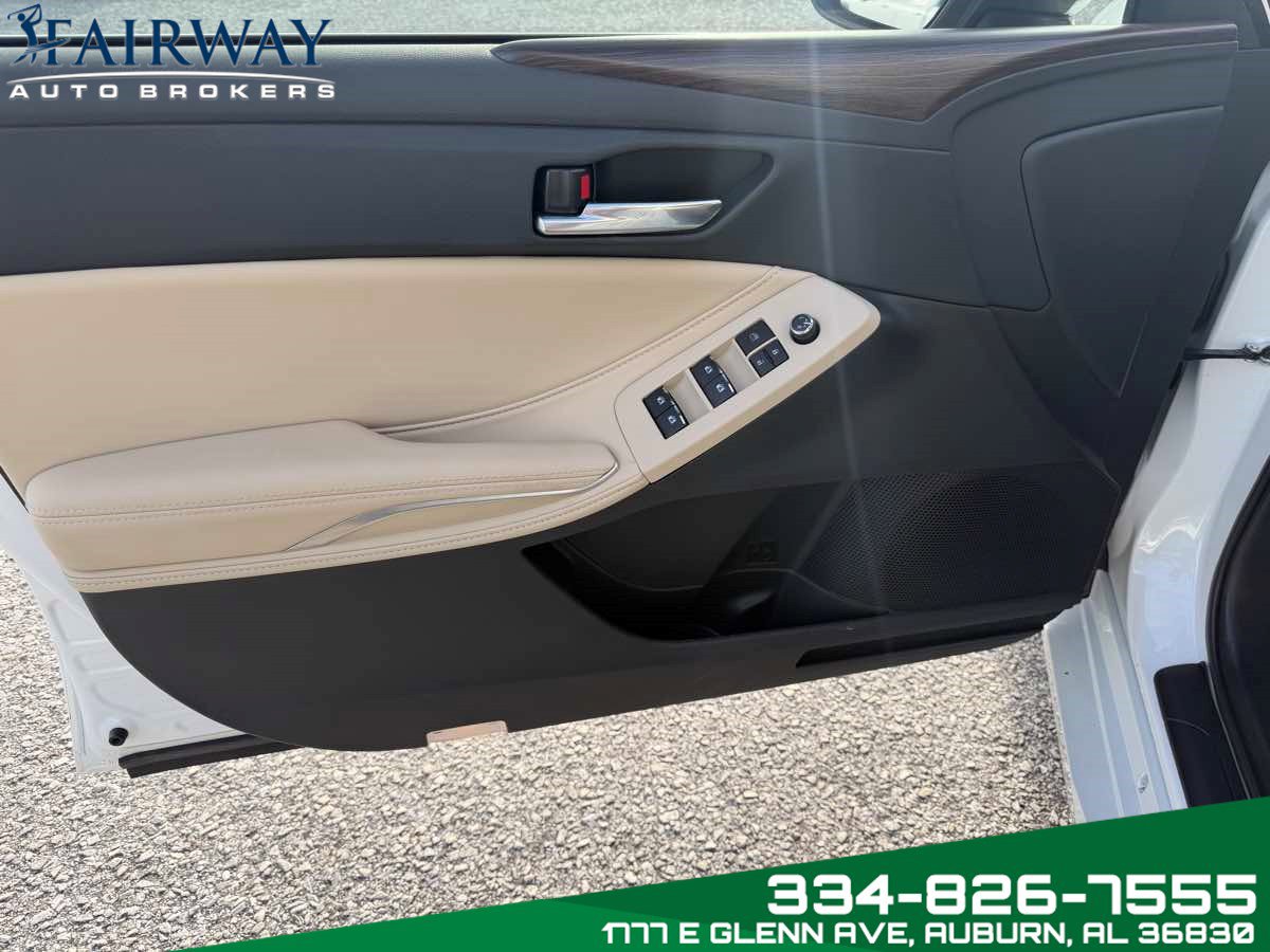 Used 2022 Toyota Avalon XLE image 9