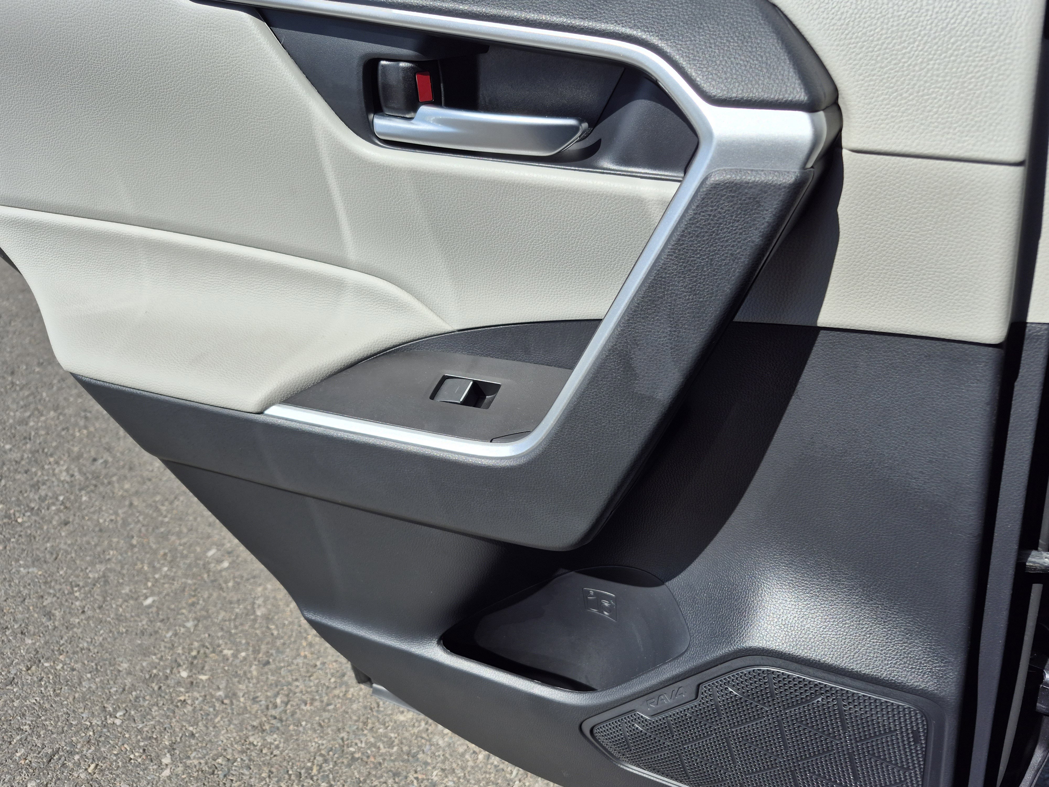 Certified 2025 Toyota RAV4 XLE AWD/4WD image 19