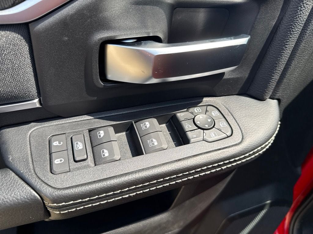 New 2026 RAM 2500 Big Horn AWD/4WD image 18