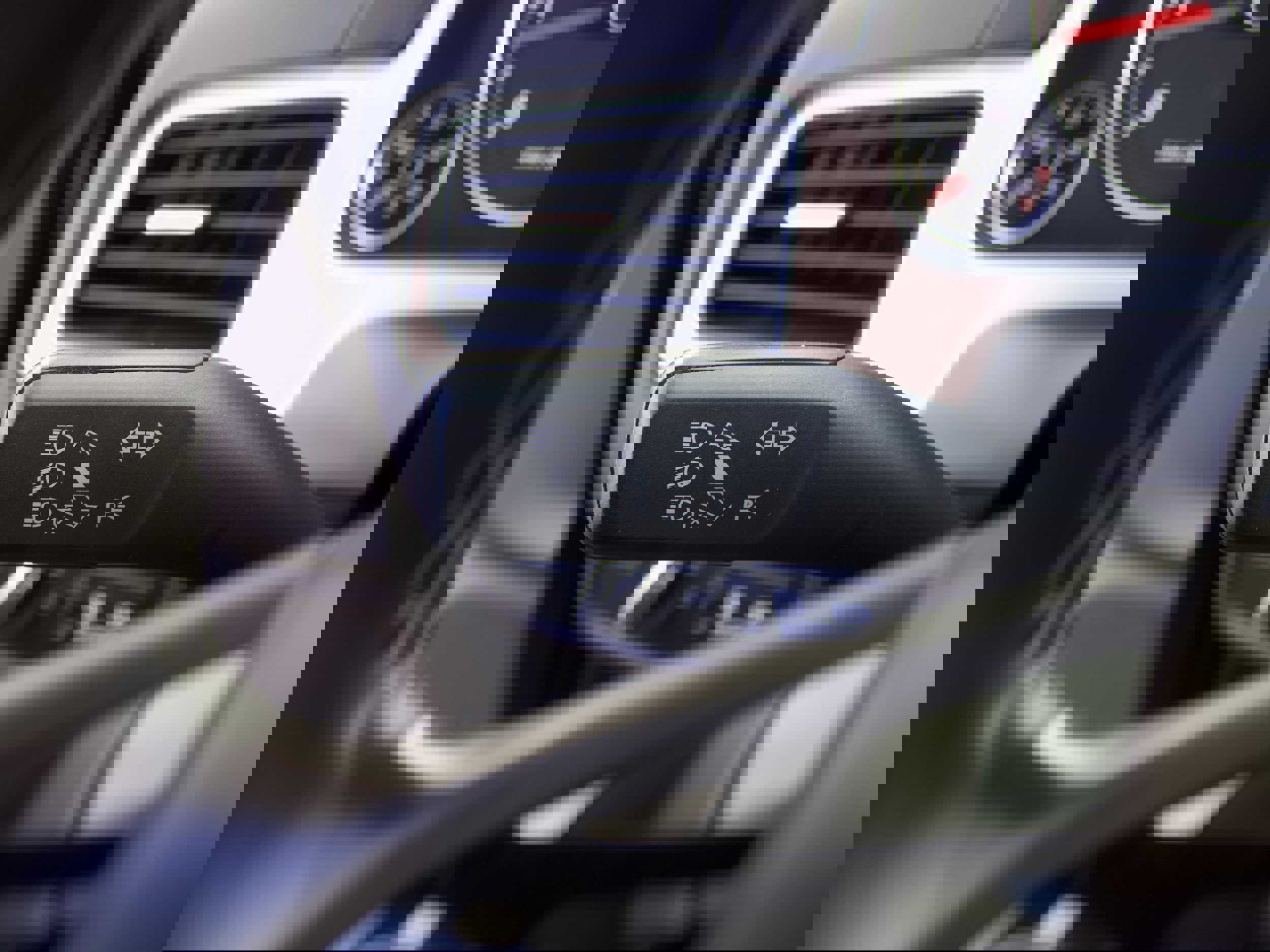 Used 2013 Volkswagen Touareg Executive image 19