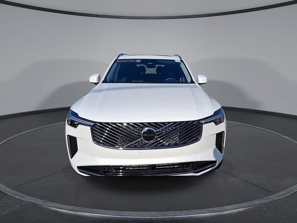 Certified 2025 Volvo XC90 B5 Core AWD/4WD image 4