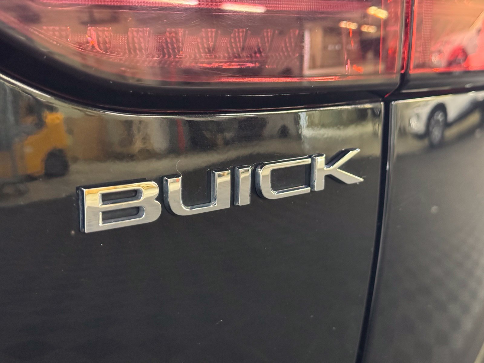 Used 2024 Buick Envision Preferred AWD/4WD image 8
