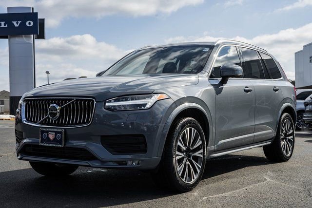 Used 2022 Volvo XC90 T5 Momentum w/ Advanced Package image 3