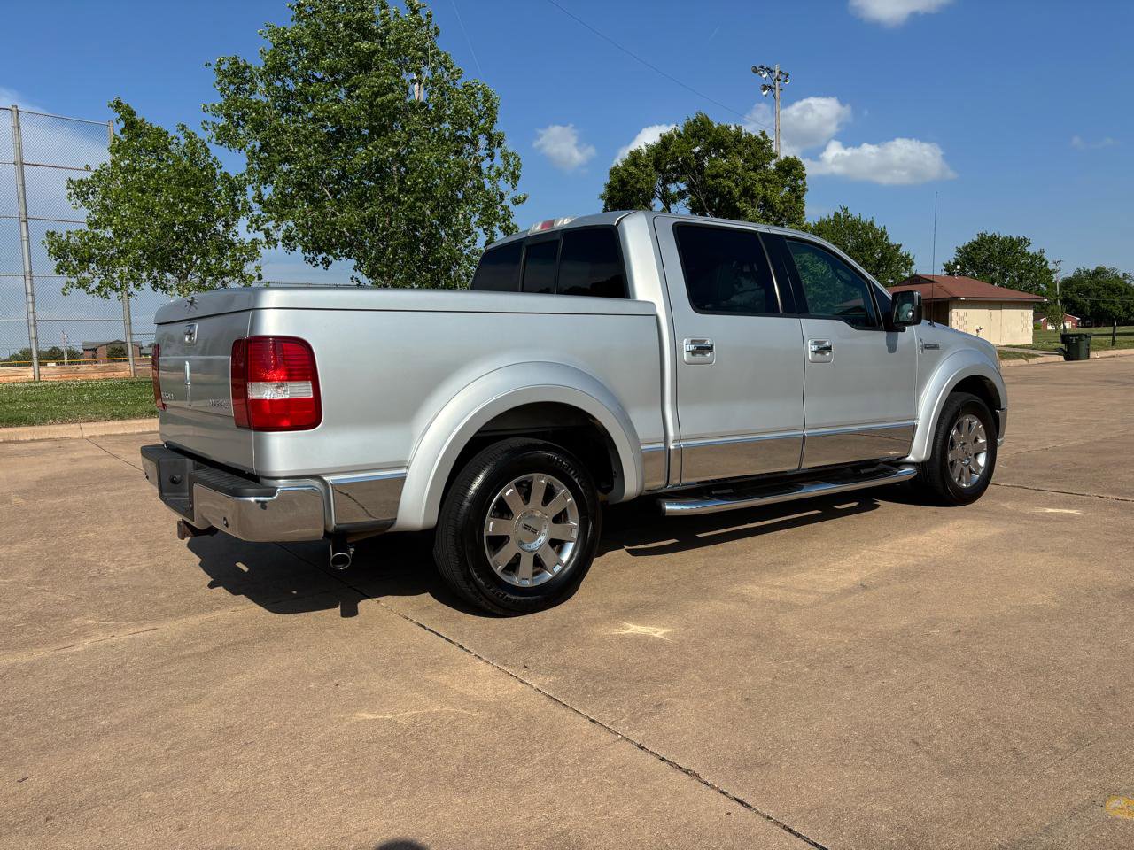 Used 2006 Lincoln Mark LT 2WD image 24