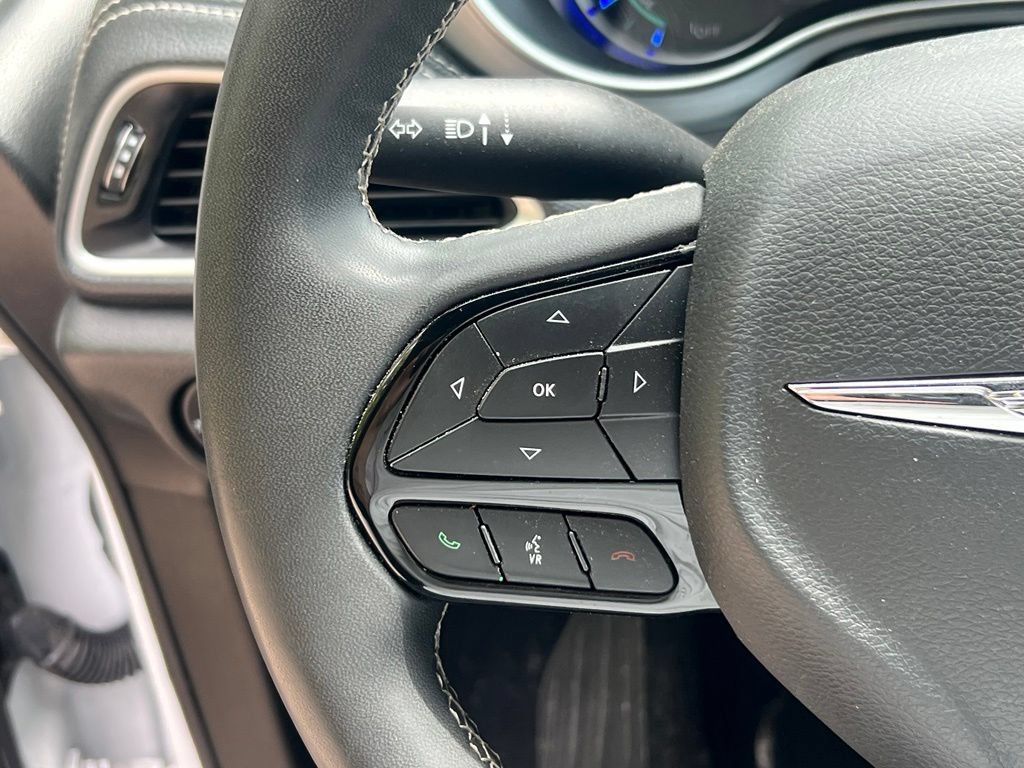 Used 2024 Chrysler Pacifica Limited FWD image 18