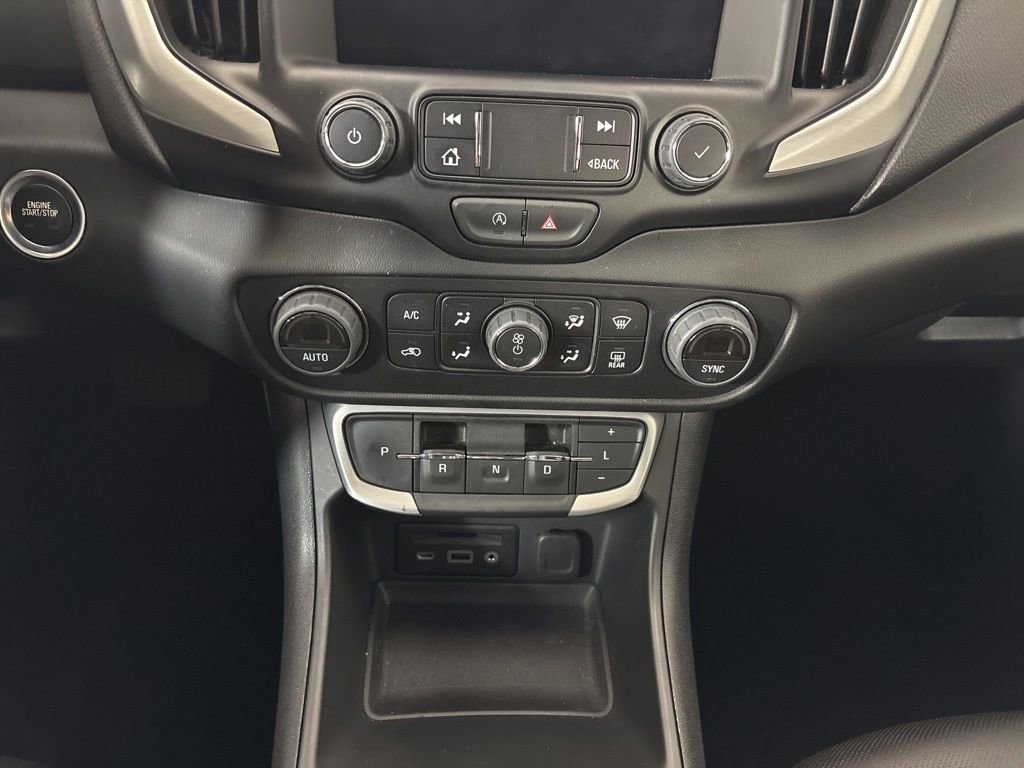 Used 2023 GMC Terrain SLT w/ Elevation Edition image 24