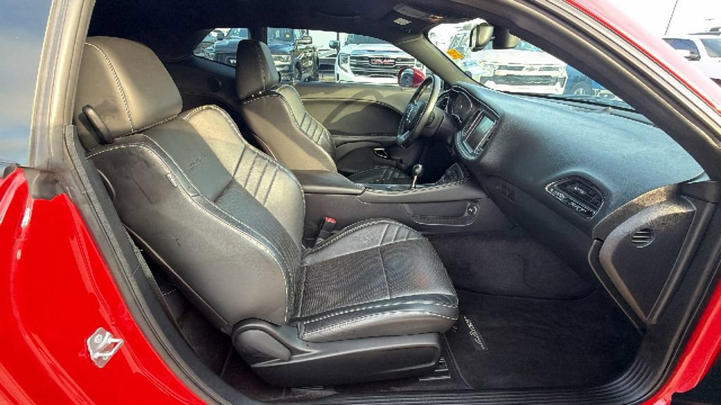 Used 2016 Dodge Challenger SRT Hellcat RWD image 25